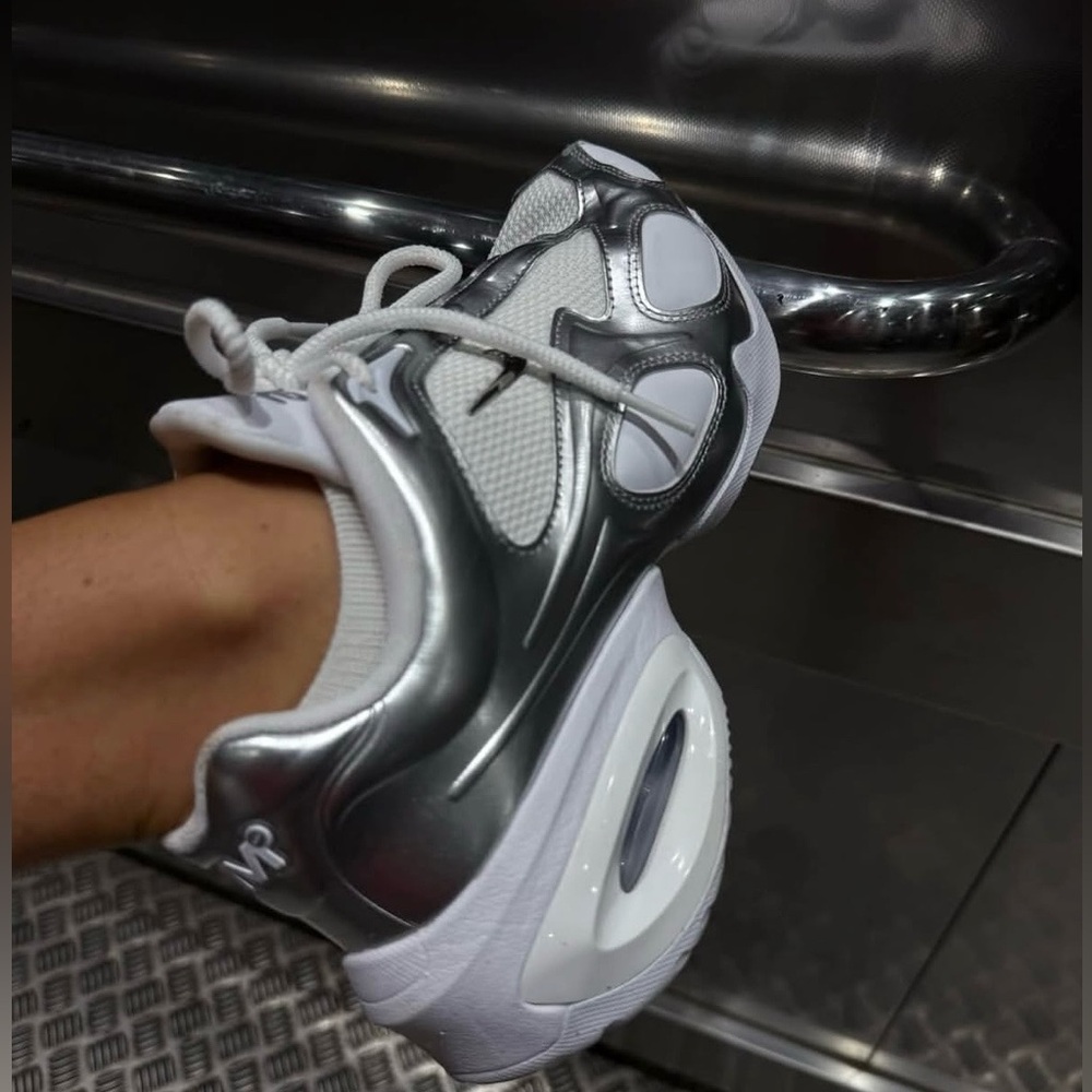Nike 💅✨ Air Max Muse Y2K Runner White Metallic Silver Shoes FV1920-100 7.5 9 9.5 - Picture 5 of 14